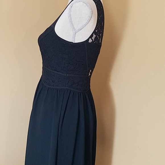 BCBGENERATION Binded Neck Lace Dress (Black) - Picture 4 of 7